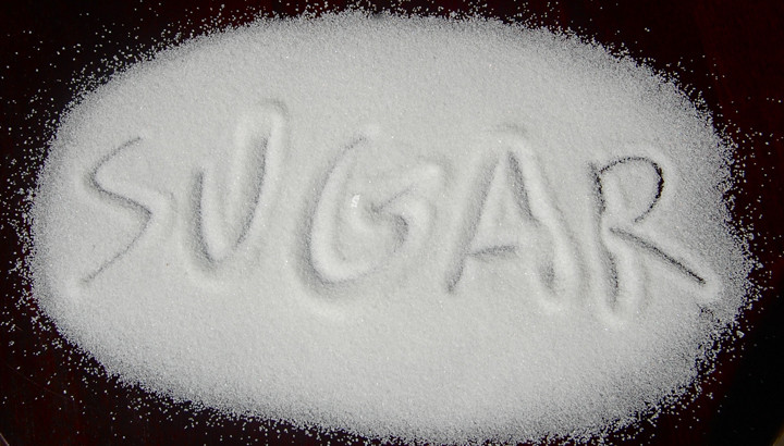 Lo zucchero fa male? 36 cucchiai di saccarosio in una fanta e i sostituti naturali (realmente salutari)