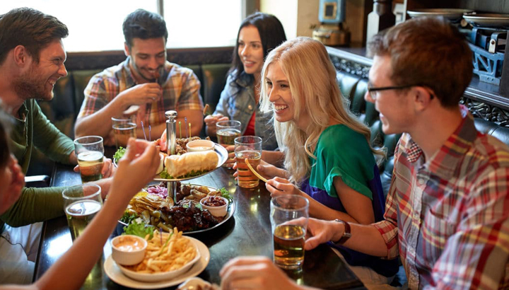 Binge Eating Disorder (BED) e cena al ristorante: come prepararsi mentalmente per viverla serenamente